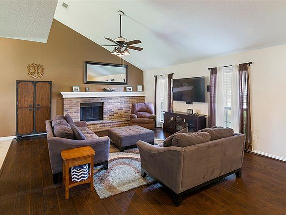 5th image of 2638 Hamilton Dr