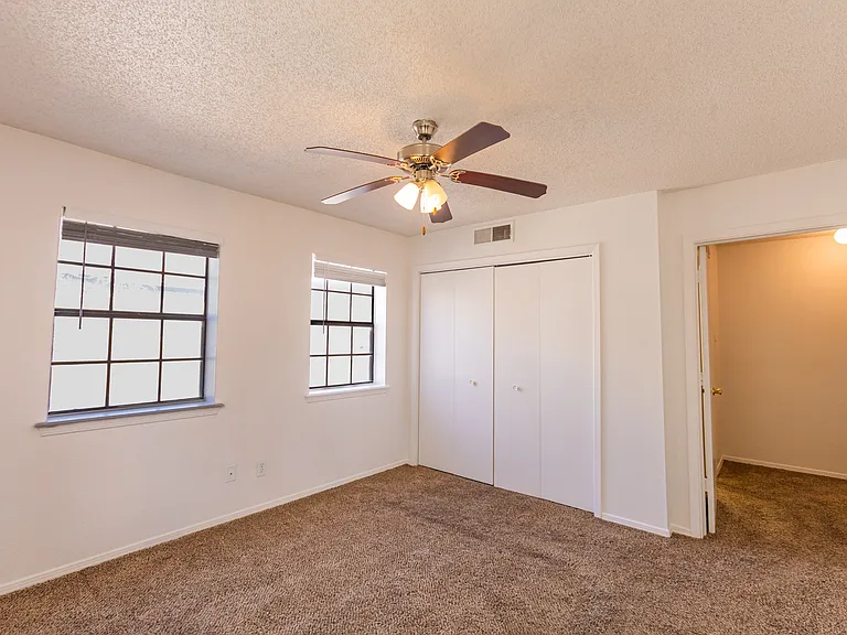 La Mesa — Photo 17