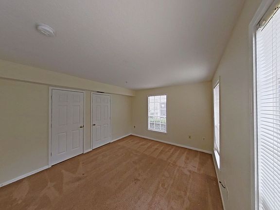 4th image of 261 Goldenrain Dr