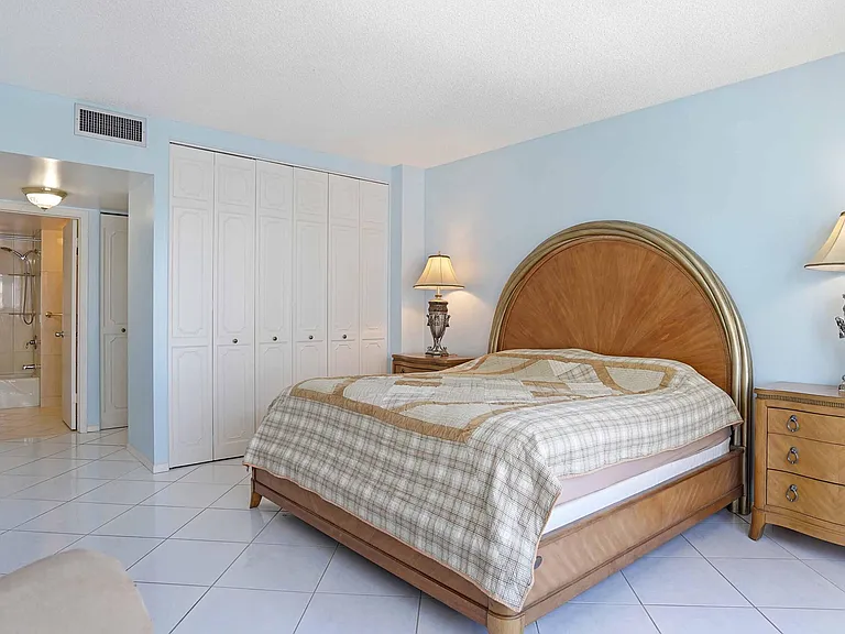 3550 Galt Ocean Dr #809 — Photo 10