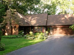 140 Hillhurst Ln, Rochester, NY 14617