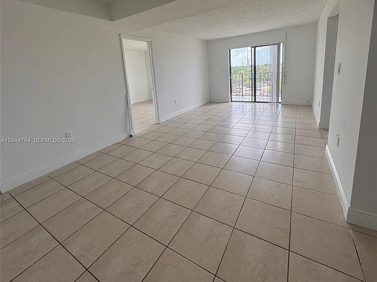 1820 W 53rd St #517 — Photo 5