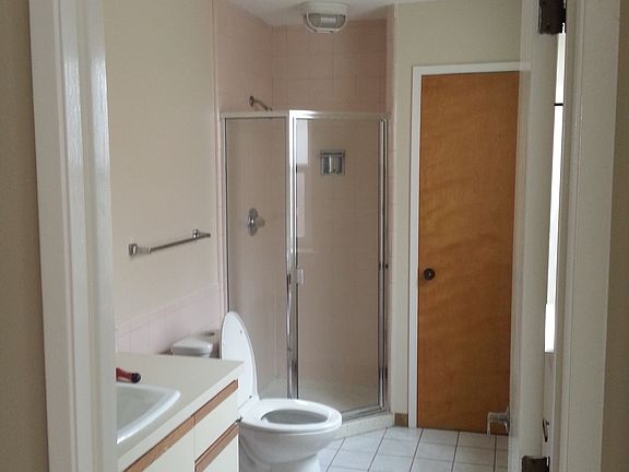 3rd image of 1626 Lombard St APT 4