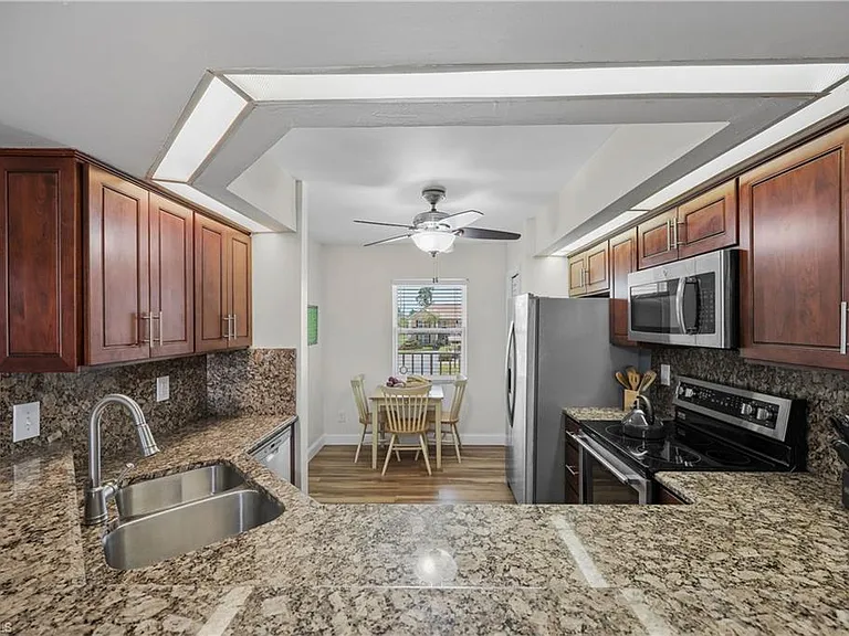 2050 W Crown Pointe Blvd #C-214 — Photo 8