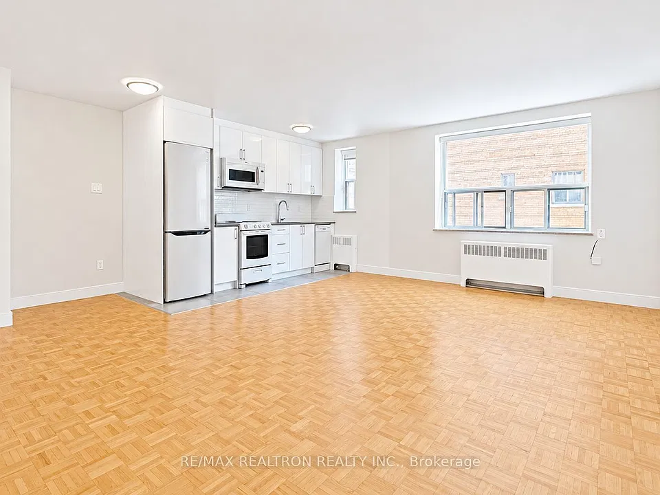 1291 Bayview Ave #203