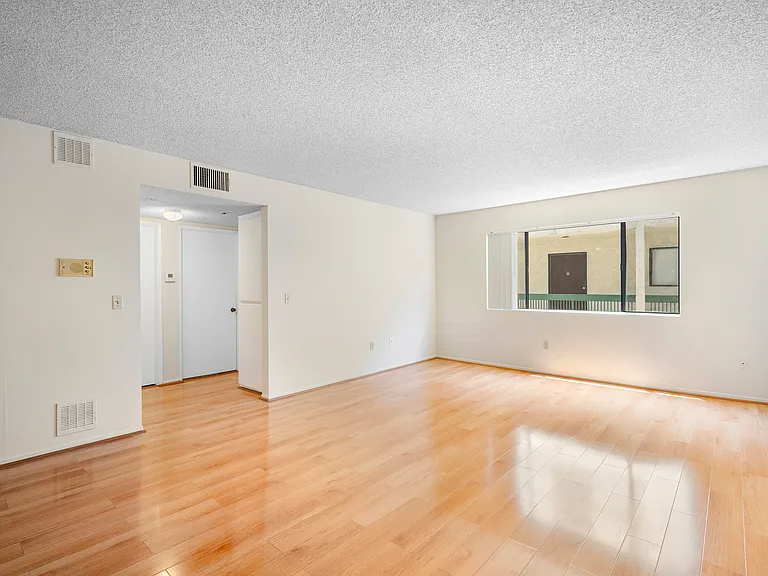1004 E Garfield Ave #3 — Photo 6