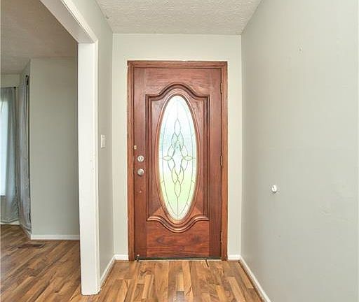 4th image of 298 Cedar Glen Dr
