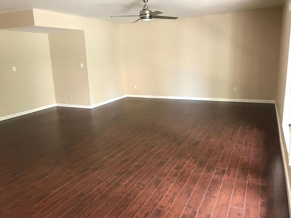 1st image of 4304 Babcock Ave APT 304