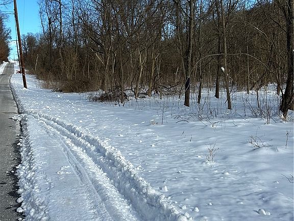 3rd image of 130 Henry Rd