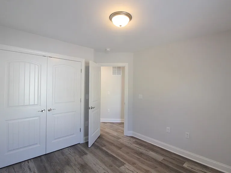 1073 Bluemoon Dr — Photo 18
