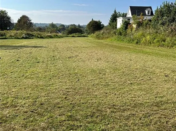 1163 King Ave, Bathurst, NB E2A 1S3