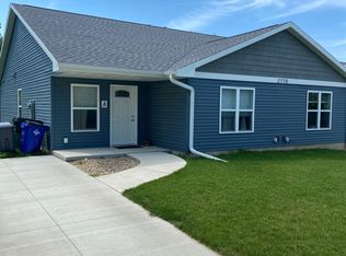 2770 L St SW #A, Cedar Rapids, IA 52404