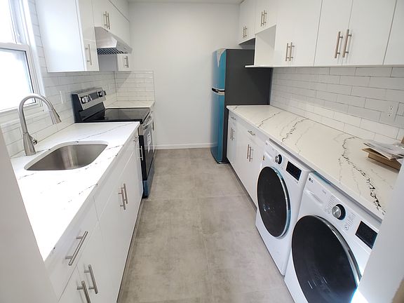 4th image of 56-39 Cloverdale Blvd