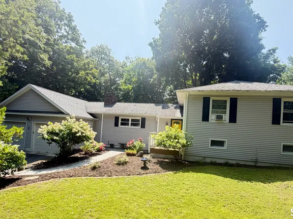 11 Hall Passway, Danbury, CT 06811