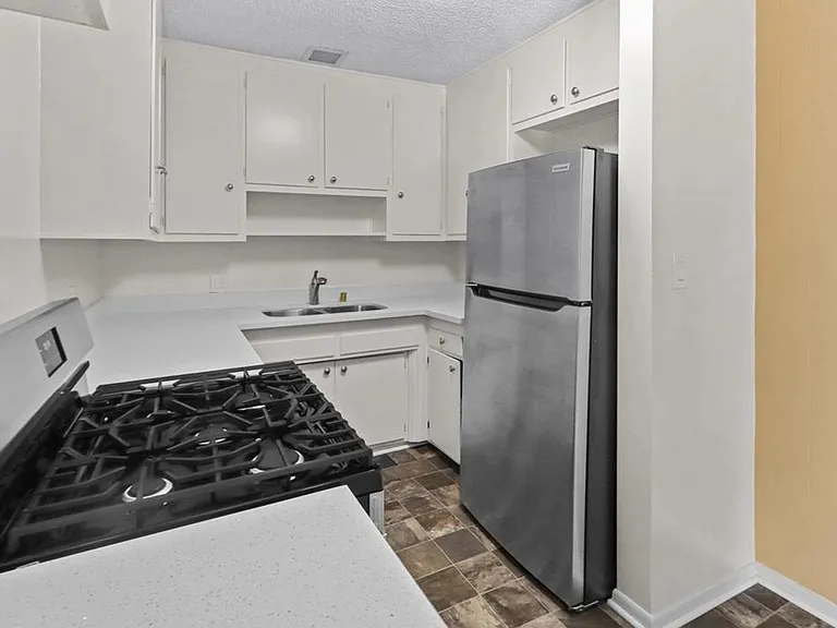 14332 Riverside Dr #5 — Photo 15