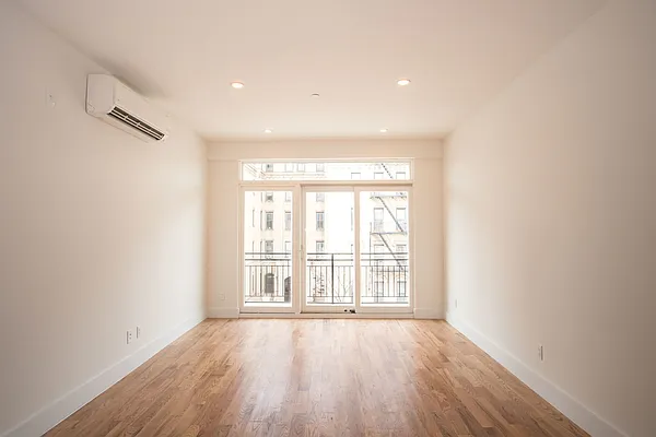 Rented by Compass | media 18