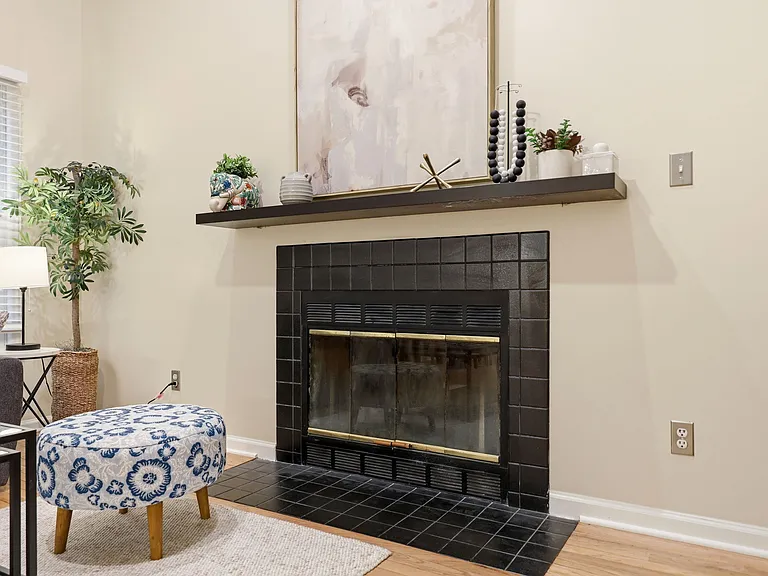 1502 Hollywood St — Photo 6