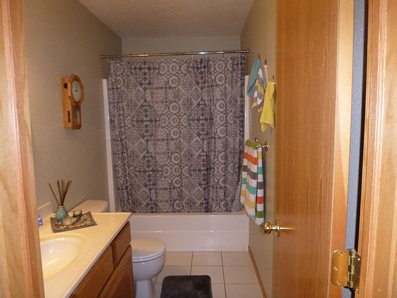 Upstairs full bath