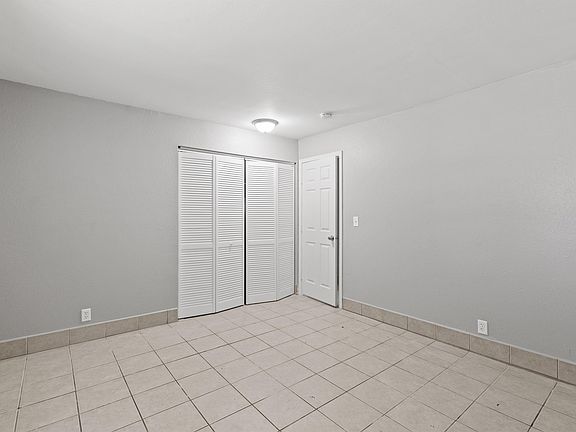 5th image of 3733 Brush Creek Dr #1
