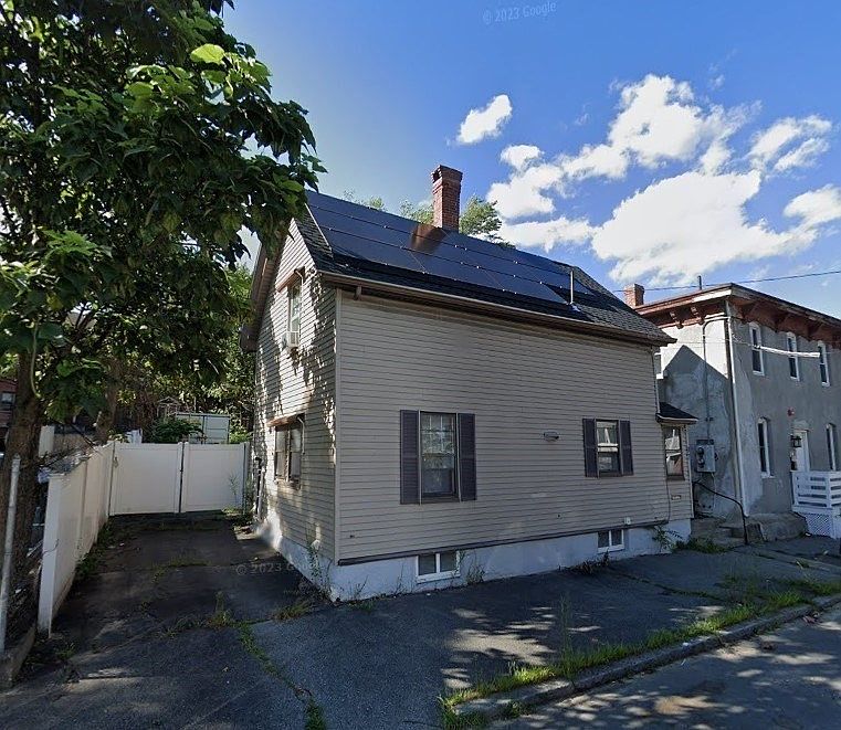 2nd image of 97 Hancock St