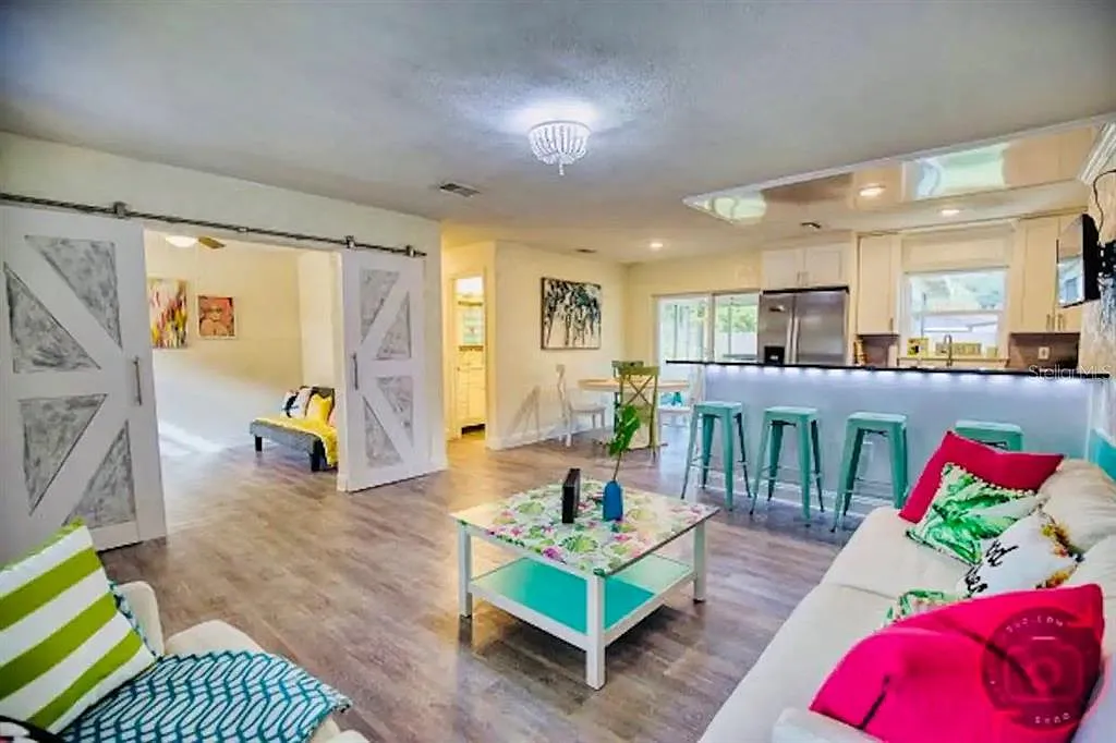 3 bed, 2.0 bath, 1208 sqft, $2,600 — Photo 1