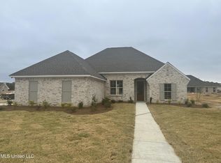 598 E Park St, Canton, MS 39046