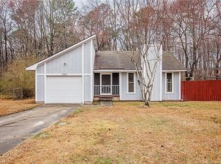 180 Bienville Dr, Fayetteville, NC 28311