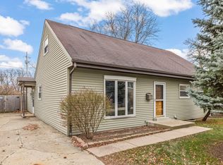232 S Ahrens Ct, Lombard, IL 60148