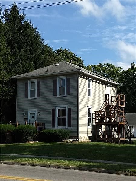2nd image of 411 S Main St