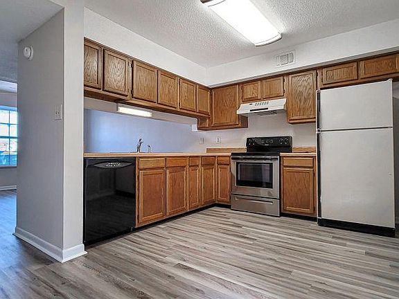 4th image of 412 N Sea Ln NW APT C