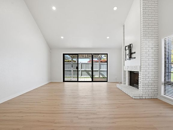 5th image of 2768 Sherwood Ave APT B