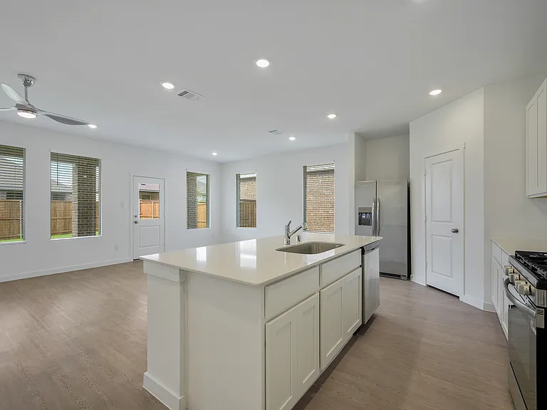 2500 Conroe Rd — Photo 10