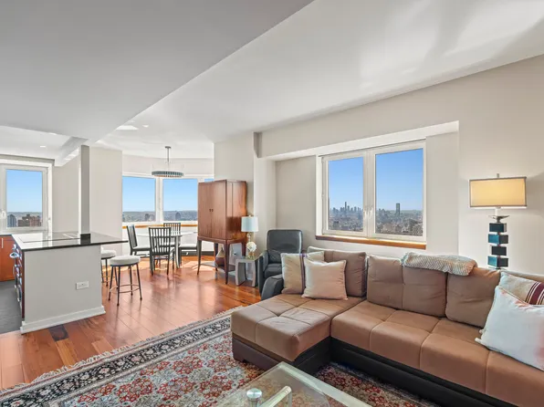 425 5th Avenue image 1 of 18