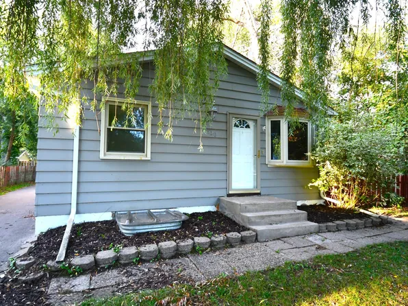 520 10th Ave SE, Forest Lake, MN 55025