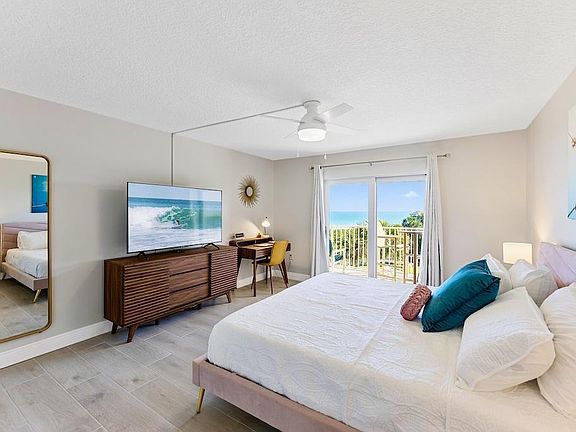 5th image of 220 Young Ave APT 25