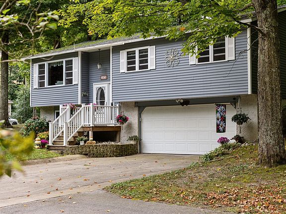 2nd image of 1973 Sparrow Dr