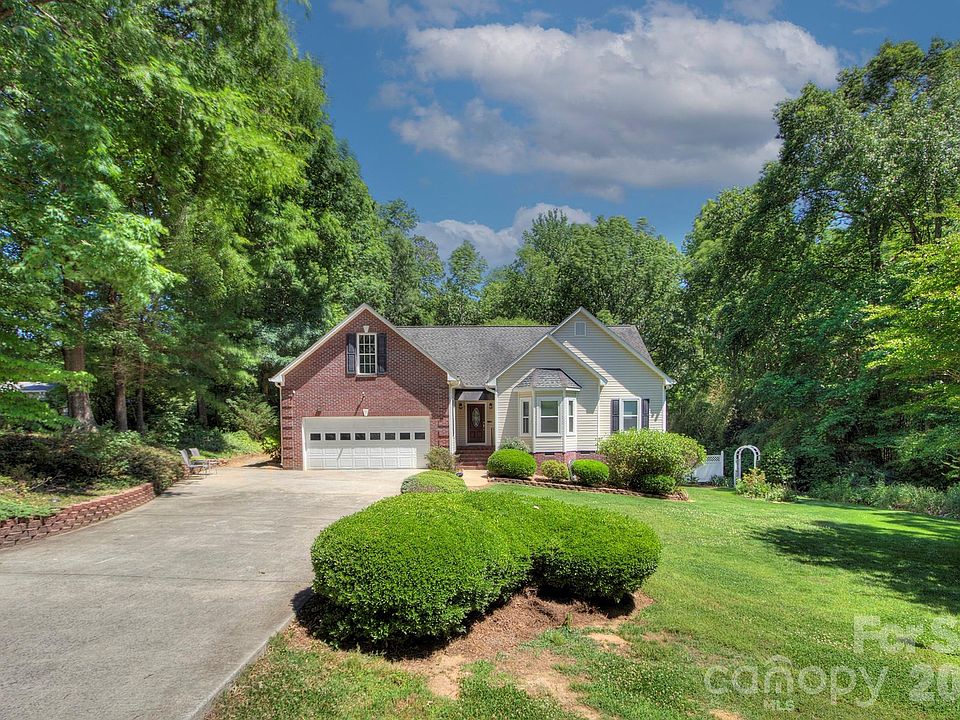 1st image of 204 Jim Parker Rd