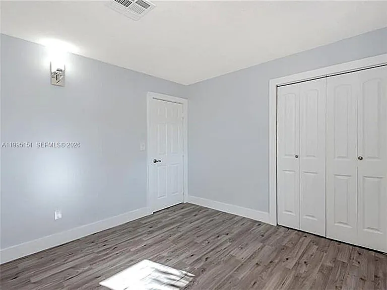 5770 NE 18th Ave — Photo 14