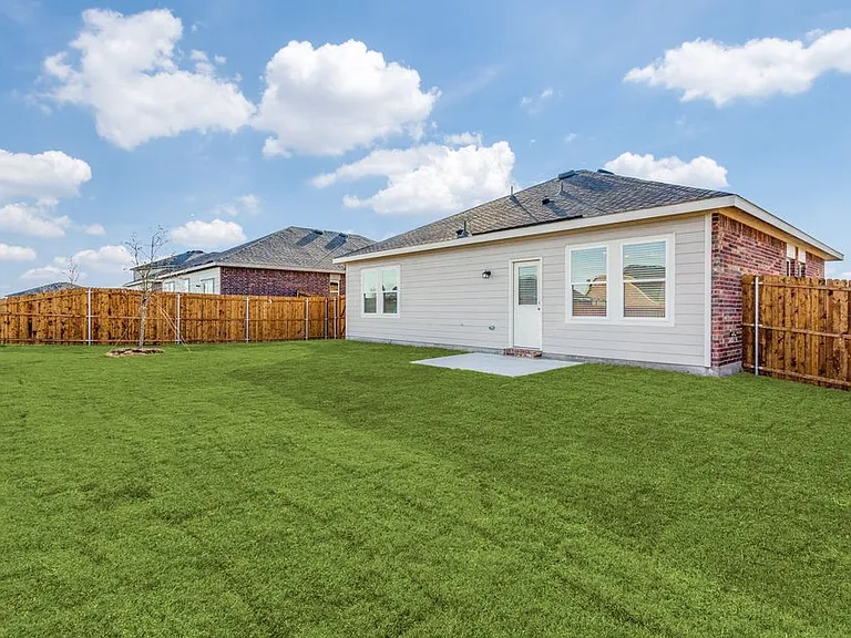 205 Briar Cv — Photo 10