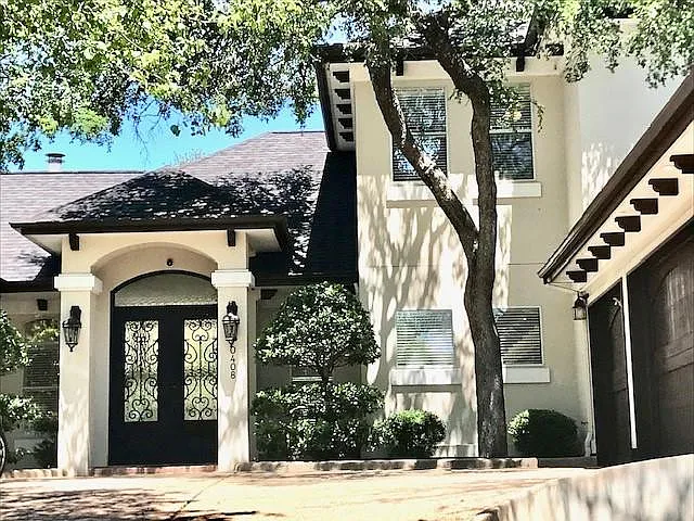 Building Photo - 10408 Treasure Island Dr