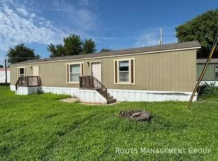 908 NW Saint John St #908, Topeka, KS 66608