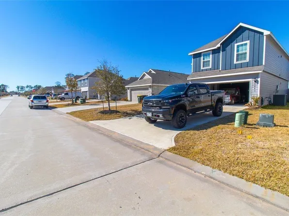 2221 Middle Ridge Dr, Conroe, TX 77301