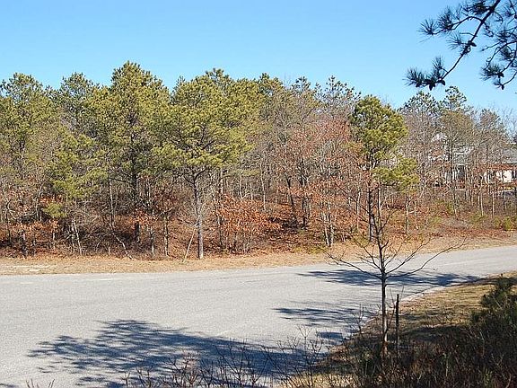 2nd image of 20 Henrys Hollow Ct