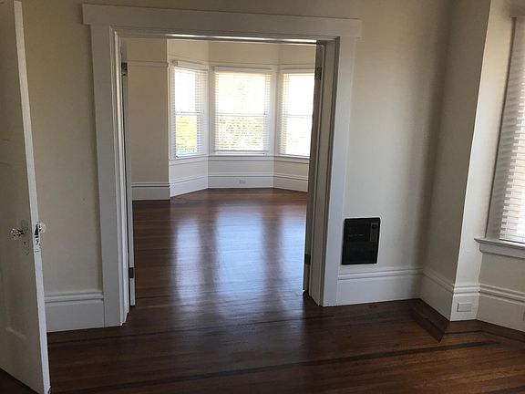 4th image of 1985 Grove St #9