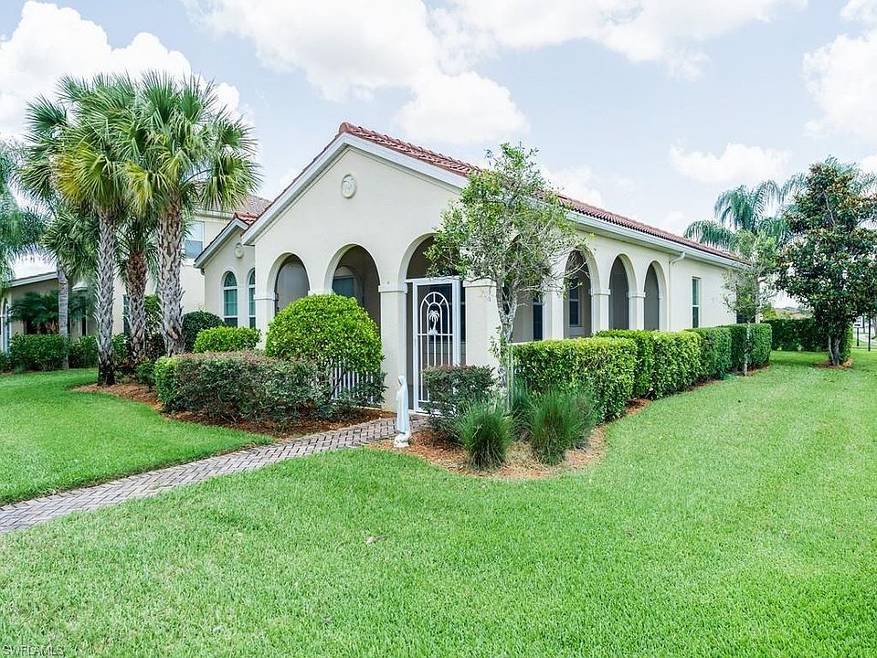 Walking distance to the university. 5134 Ave Maria Blvd.