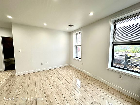 4th image of 1816 Sterling Pl Unit 1