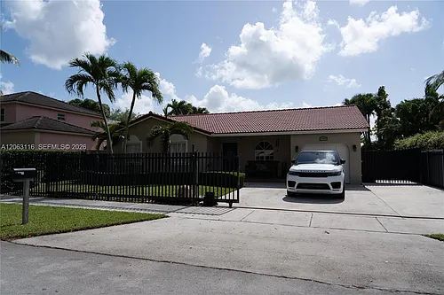17992 SW 152nd Ct Photo 1