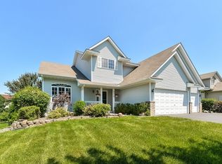 9318 Preserve Trl, Woodbury, MN 55125