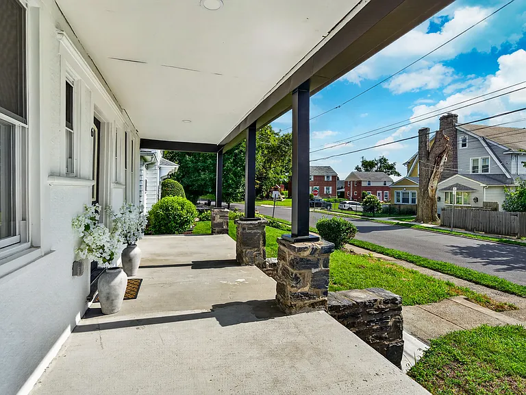 6 N Brighton Ave — Photo 3