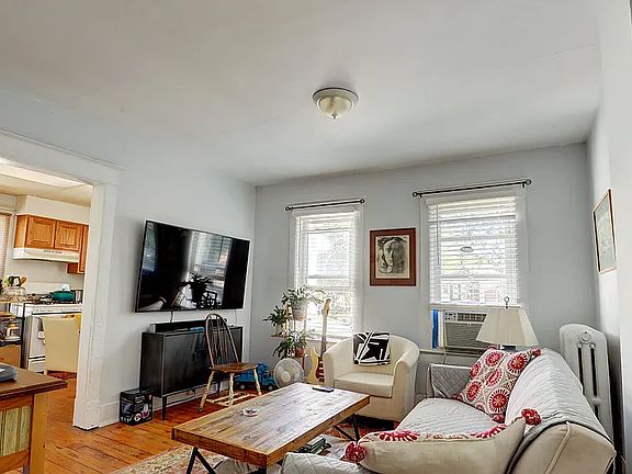 5th image of 44 Prince St #3
